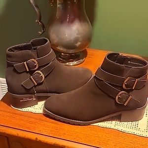 Blondo Stacy Brown Suede Booties